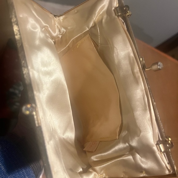 Vintage embroidered clutch purse - Picture 2 of 3